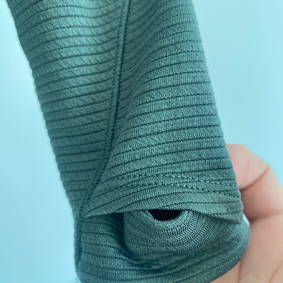 Lululemon ventscape half zip long sleeve khaki green running top - Picture 6 of 7